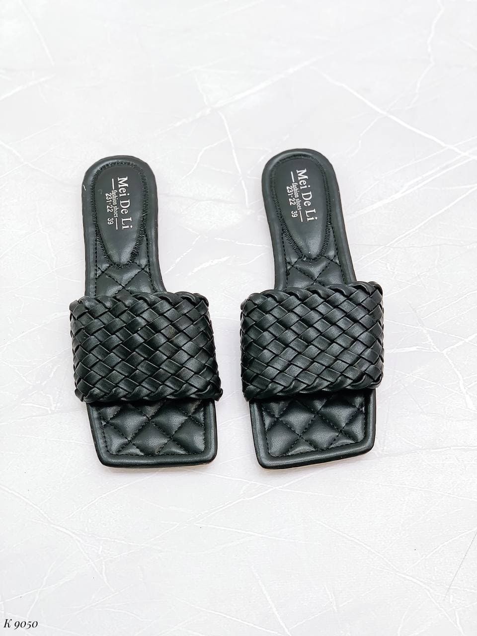 

Женские шлёпанцы Meideli Эко кожа (9050) 37 24 см Черные