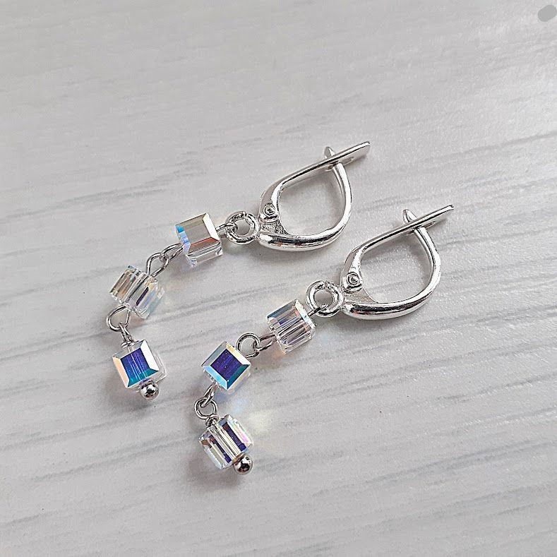 

Серьги Hand Made с бусинами-кубиками Swarovski