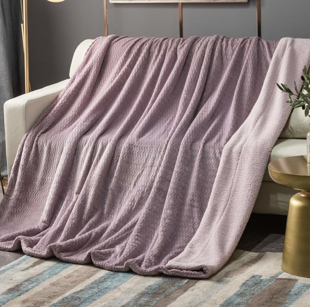 

Двухсторонний плед на овчине Colorful Home 230*200, Розовый (лиловый)