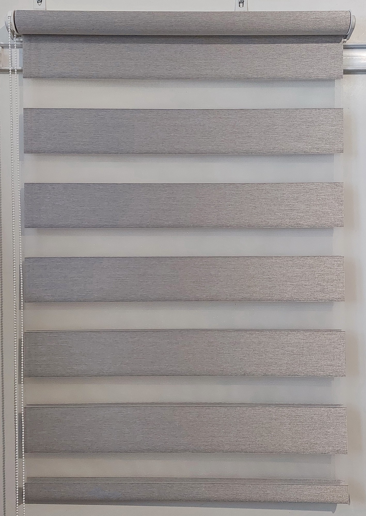 

Рулонная штора Miranda День-ночь ВН-26 блэкаут 40*160 см Платина