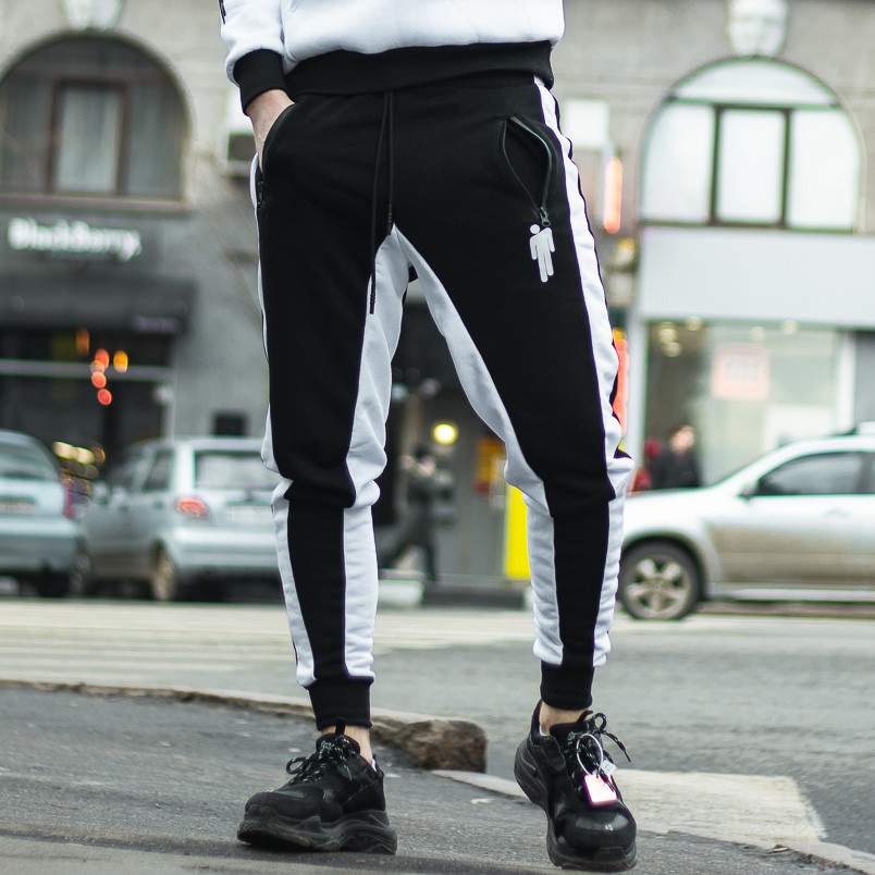 

Спортивные штаны Billie Eilish черно-белые S