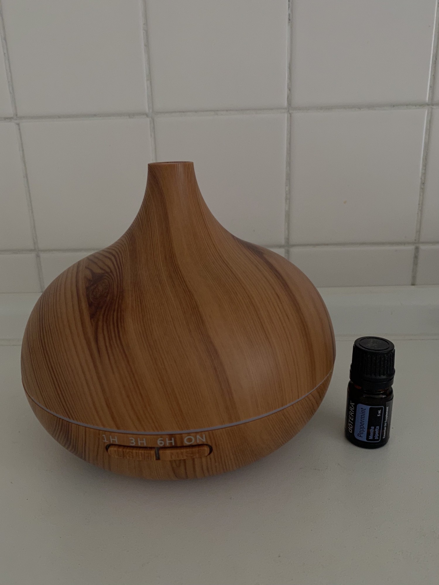 

Набор золотистый диффузор AROMA та эфирное масло doTERRA мята перечная 5 мл