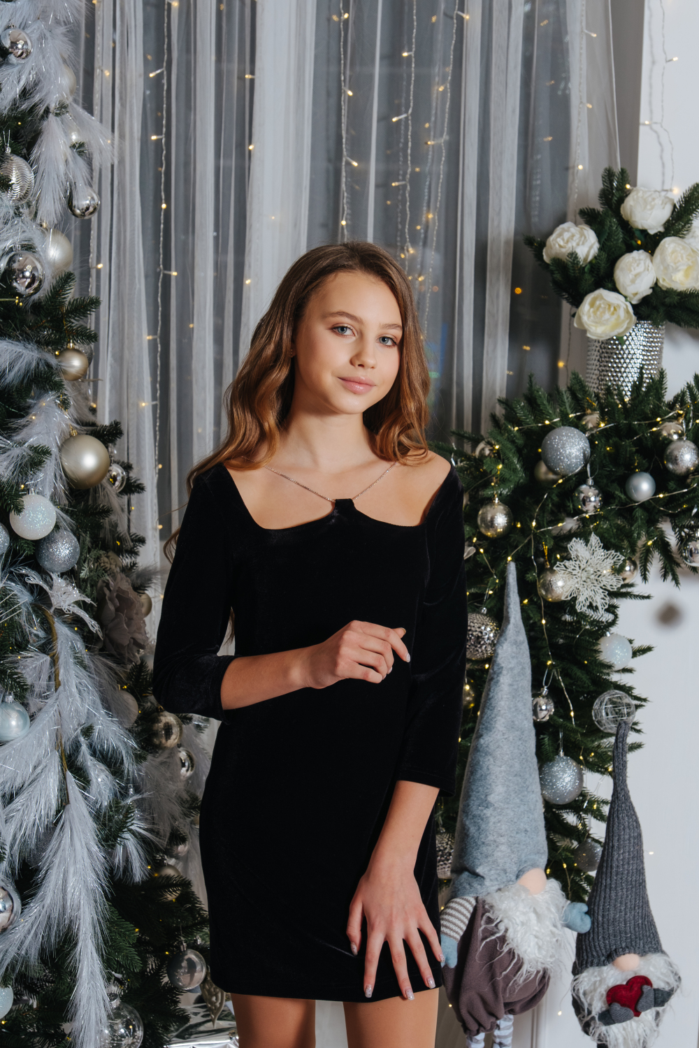 

Платье велюр со стразами Lukas Kids 140 черный(21529)