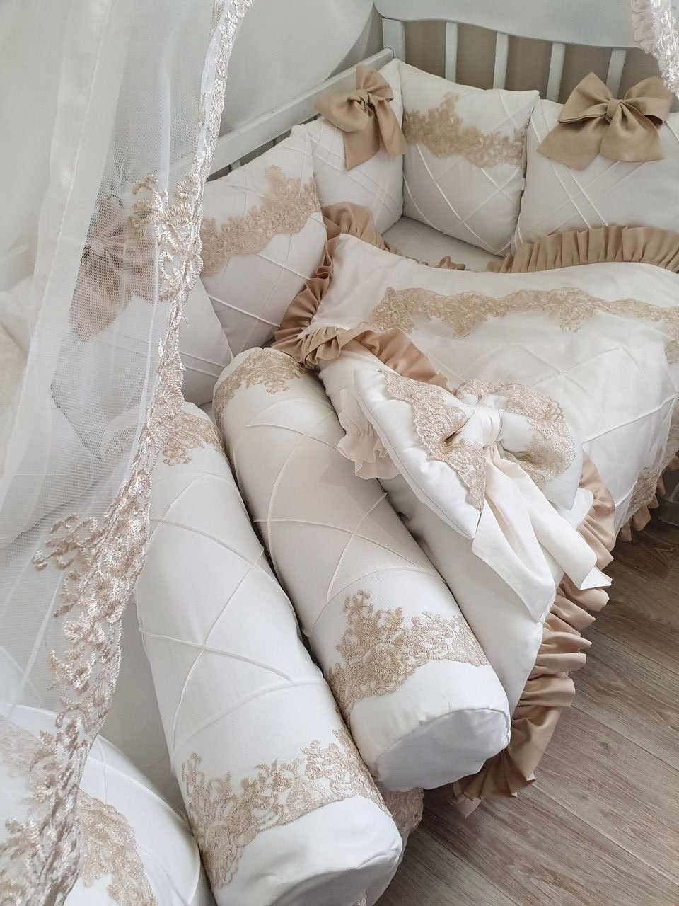 

Постельный комплект для новорожденных Золотой+айвори