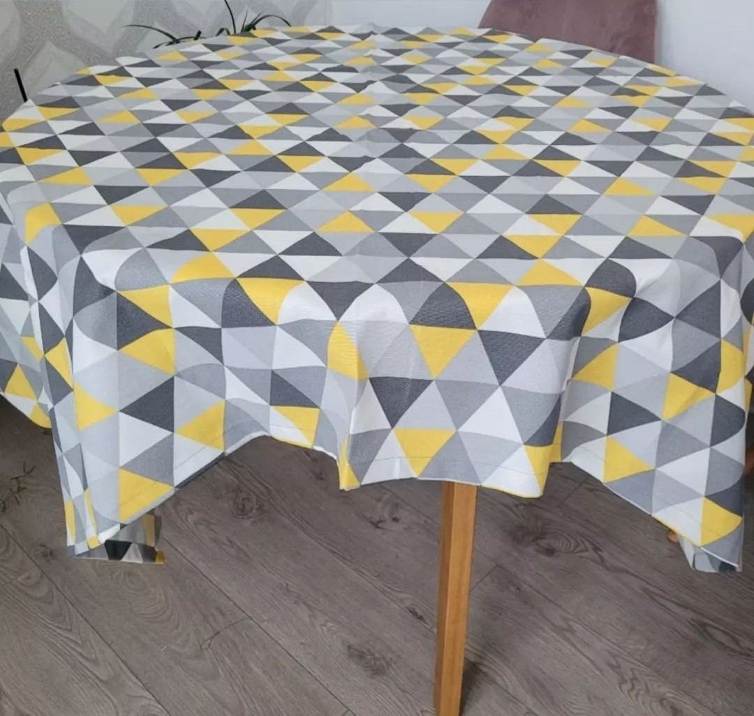 

Скатерть на овальный стол с тефлоновой пропиткой "Треугольники" желтые 220*140