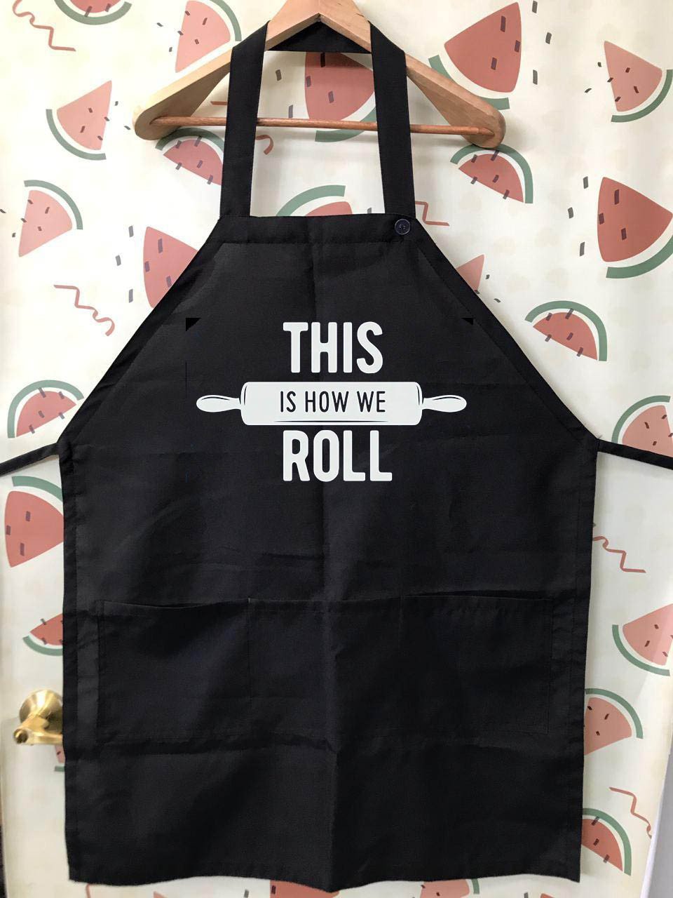 

Фартук с принтом "This is now we roll"