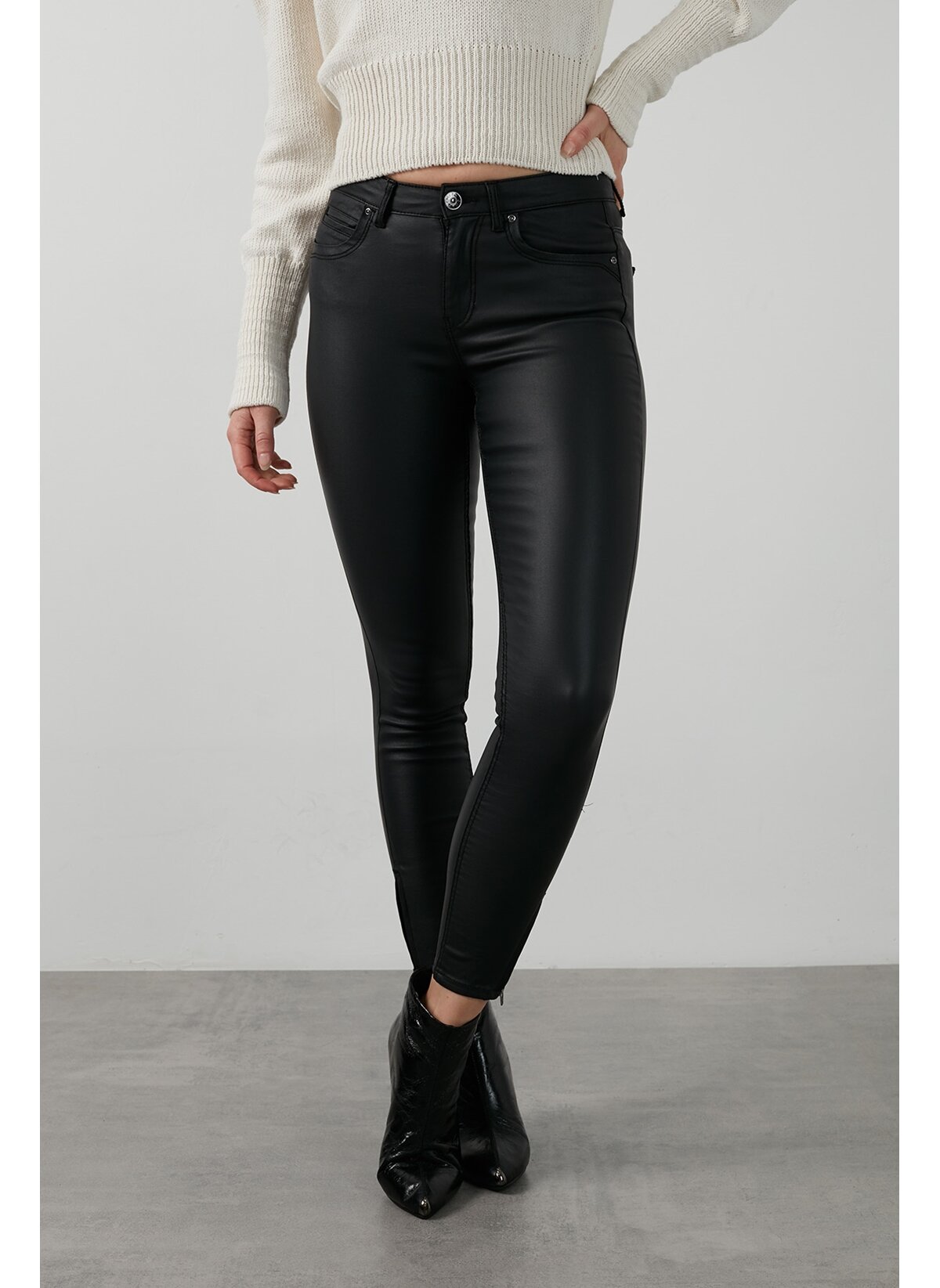 

Джинсы ONLY 15216958 Black / черный, Джинсы ONLY 15216958 Black XS/32 черный