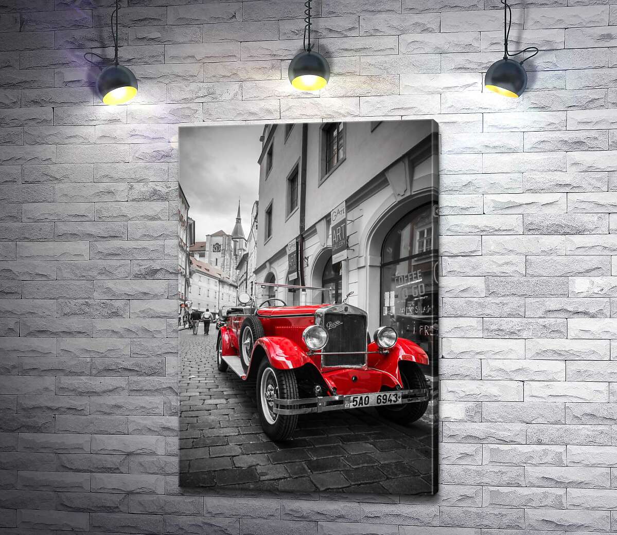 

Картина ArtPoster Красная яркость ретро-автомобиля Praga Alfa на улицах Праги 100x150 см Модуль №1