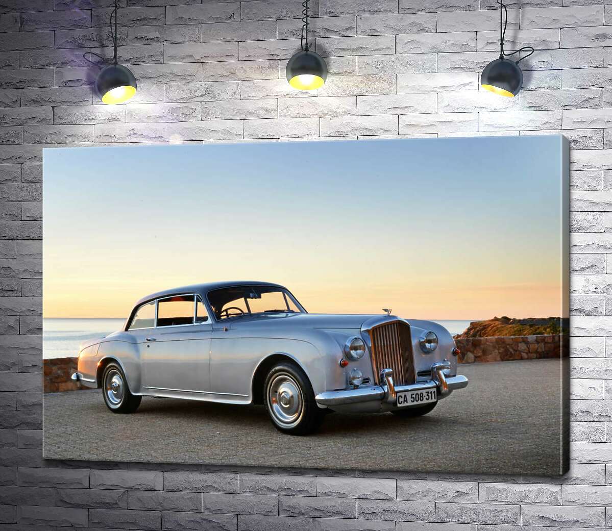 

Картина ArtPoster Серый автомобиль Bentley S2 на фоне морского берега 100x67 см Модуль №1
