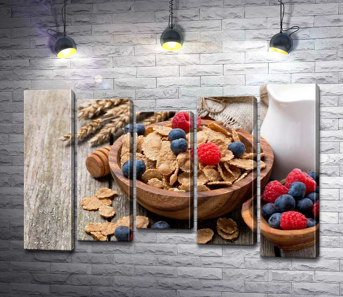 

Модульная картина ArtPoster Золотые хлопья с летними ягодами в деревянной тарелке 100x69 см Модуль №28