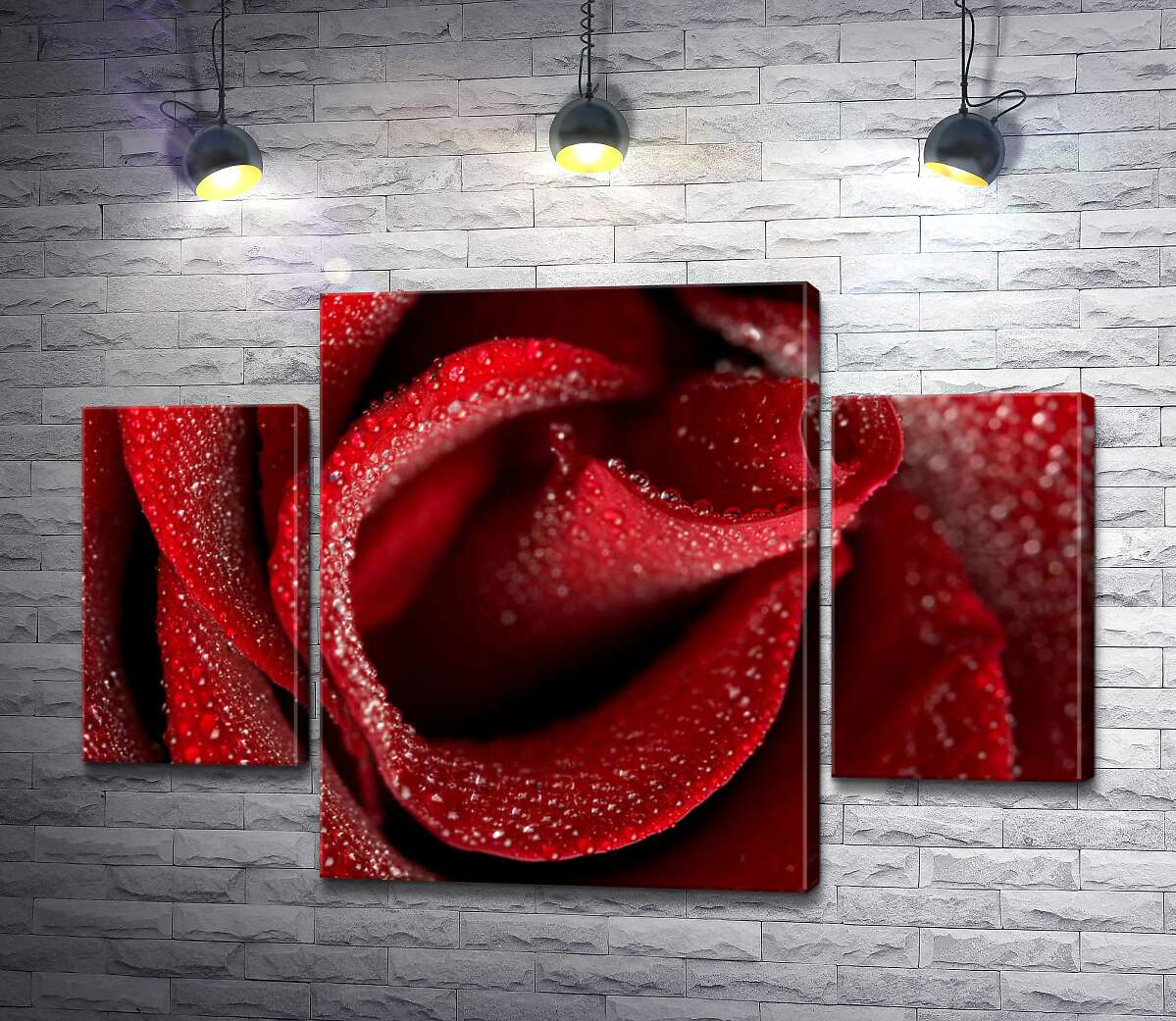 

Модульная картина ArtPoster Нежная середина красной розы, усеянная каплями росы 131x89 см Модуль №7