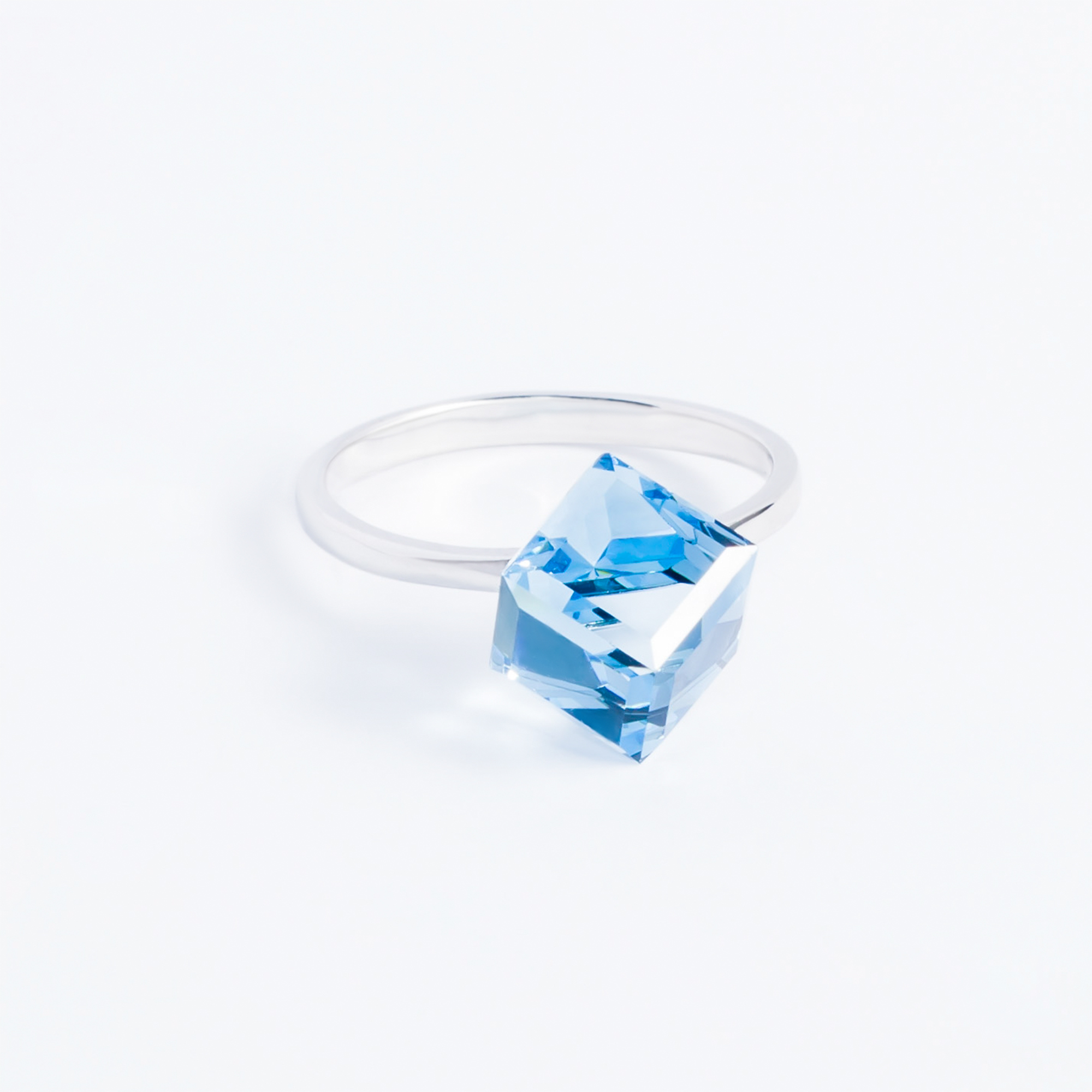

Каблучка TOP Silver розмір 17,5 2,82 г