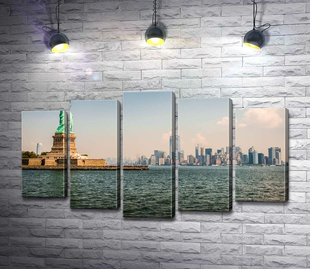 

Модульная картина ArtPoster Статуя Свободы (Statue of Liberty) возвышается над водами залива 100x58 см Модуль №26