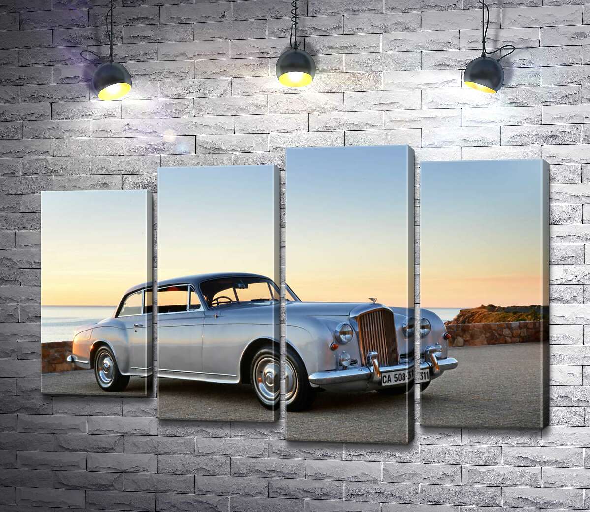 

Модульная картина ArtPoster Серый автомобиль Bentley S2 на фоне морского берега 80x54 см Модуль №21