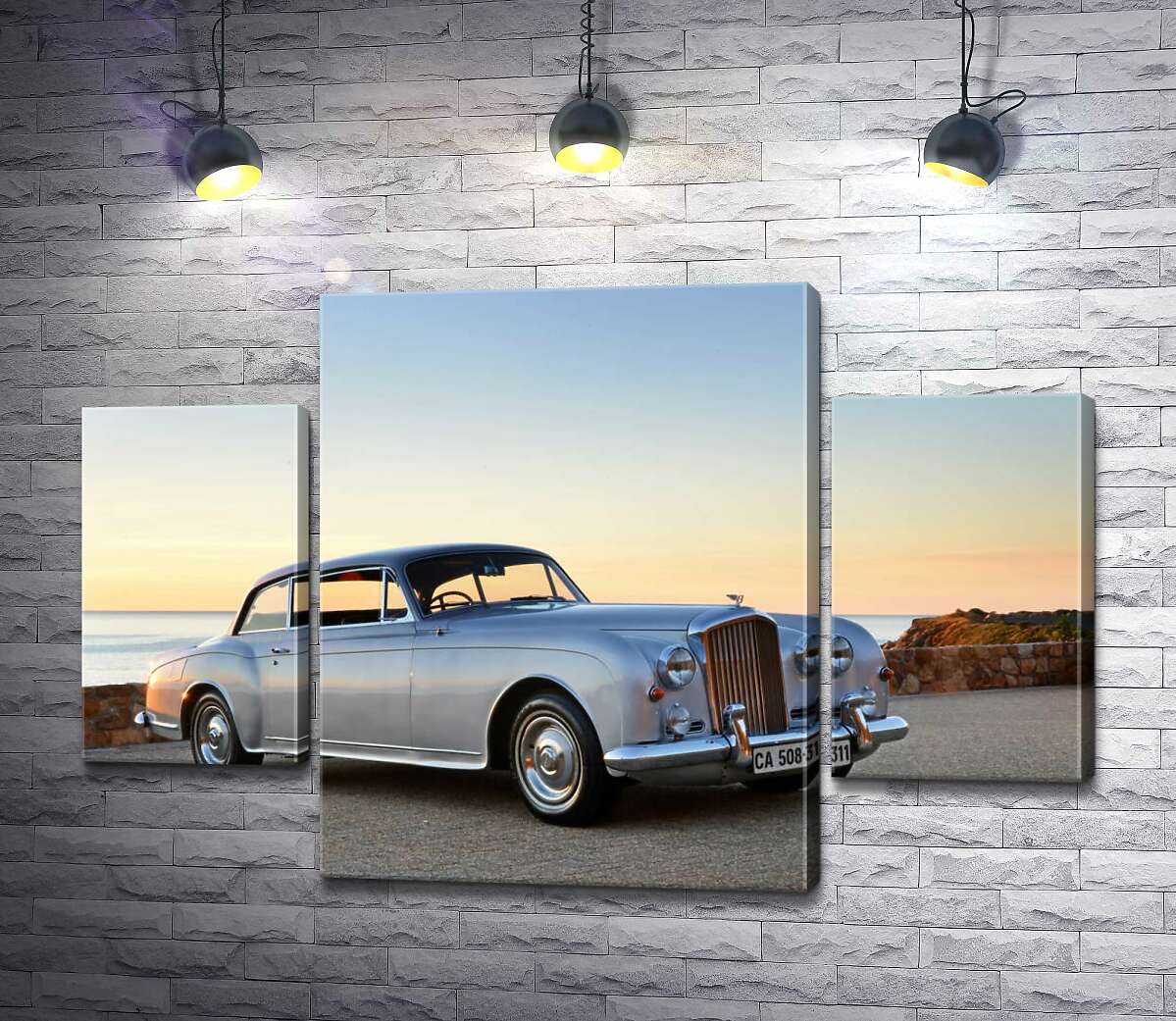 

Модульная картина ArtPoster Серый автомобиль Bentley S2 на фоне морского берега 80x54 см Модуль №7