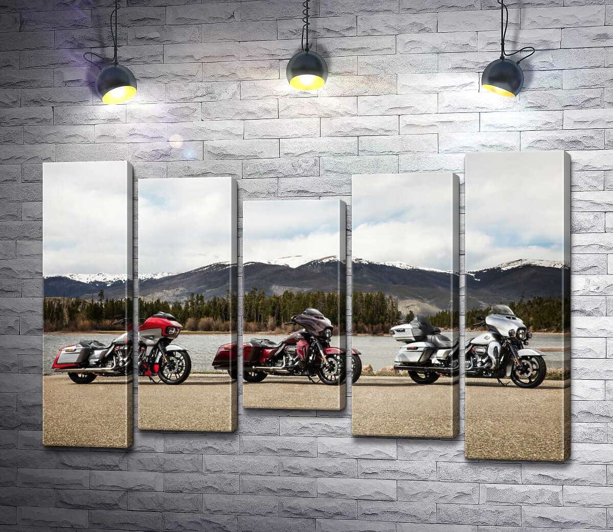 

Модульная картина ArtPoster Три мотоцикла Harley-Davidson Road Glide стоят на берегу реки 100x68 см Модуль №28