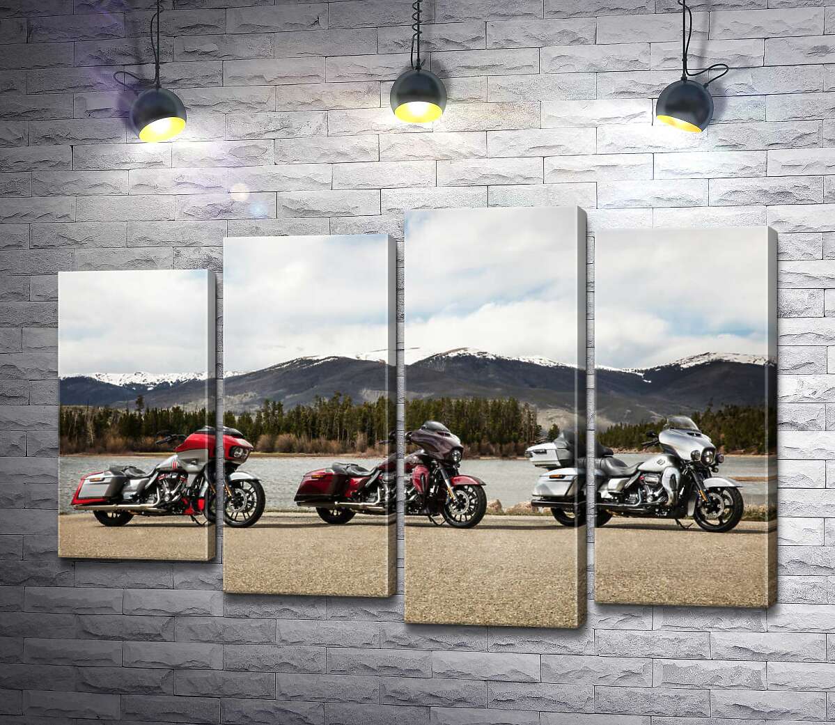 

Модульная картина ArtPoster Три мотоцикла Harley-Davidson Road Glide стоят на берегу реки 132x88 см Модуль №21