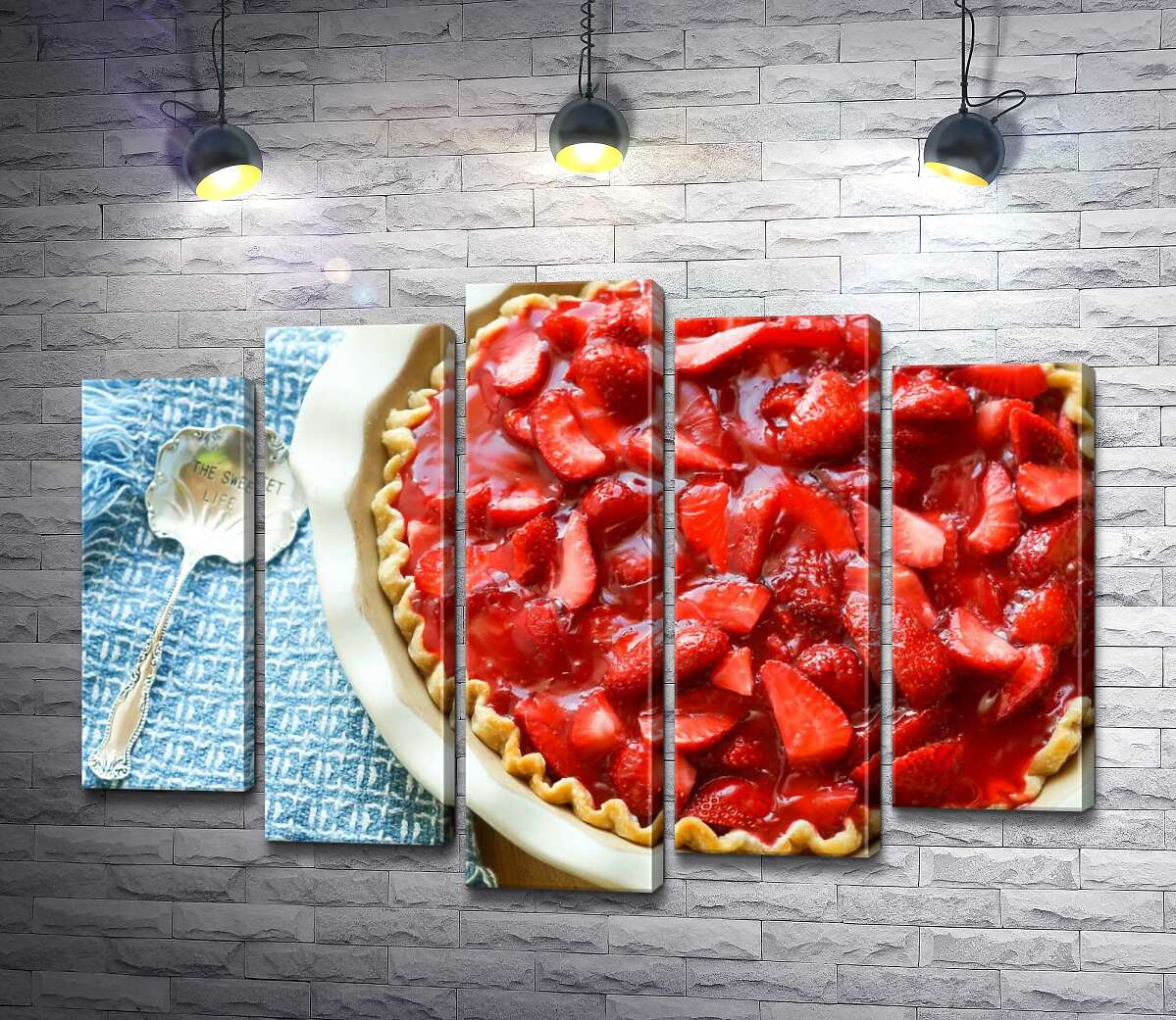 

Модульная картина ArtPoster Яркий пирог с сочной клубникой 100x73 см Модуль №26