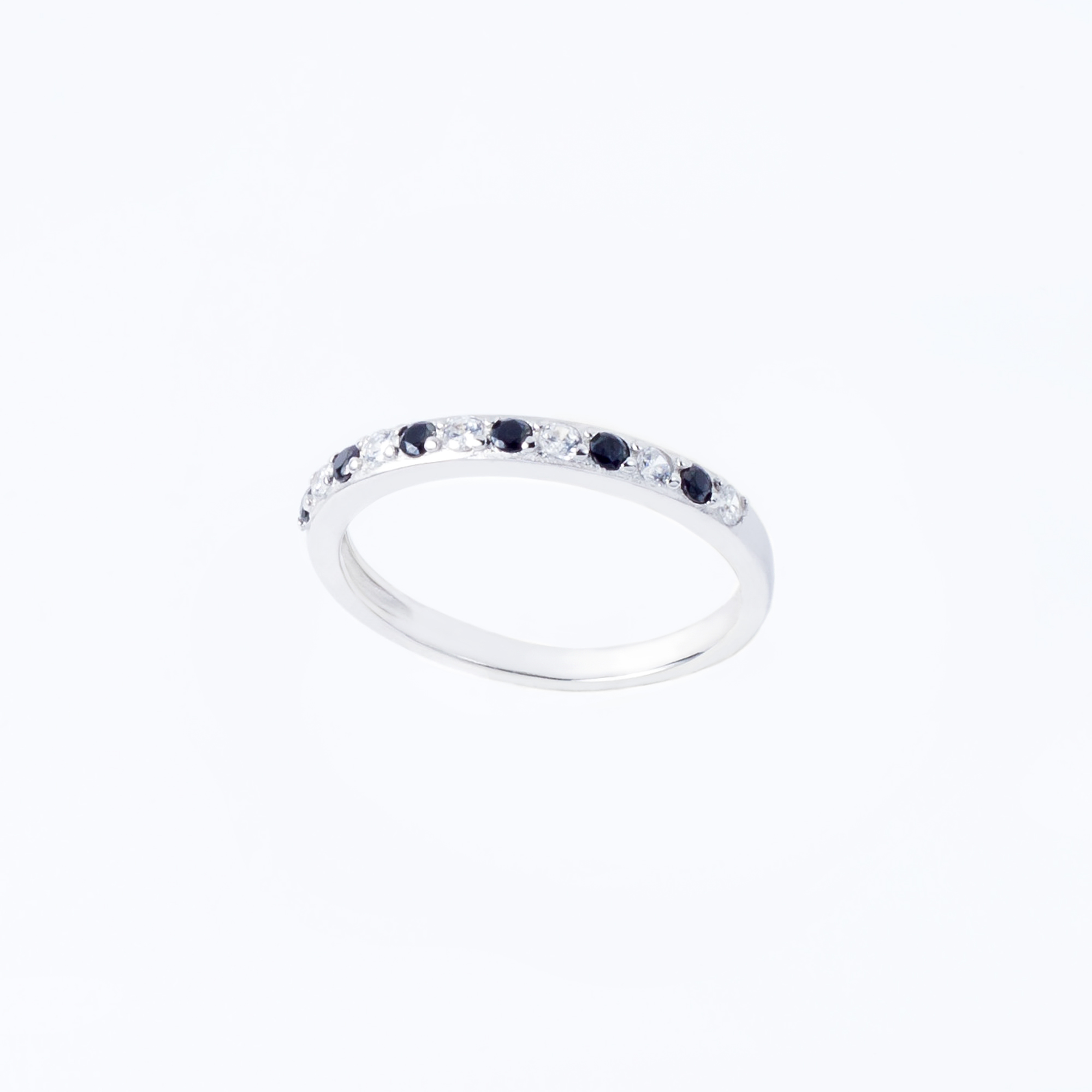 

Каблучка TOP Silver розмір 17,5 1,30 г