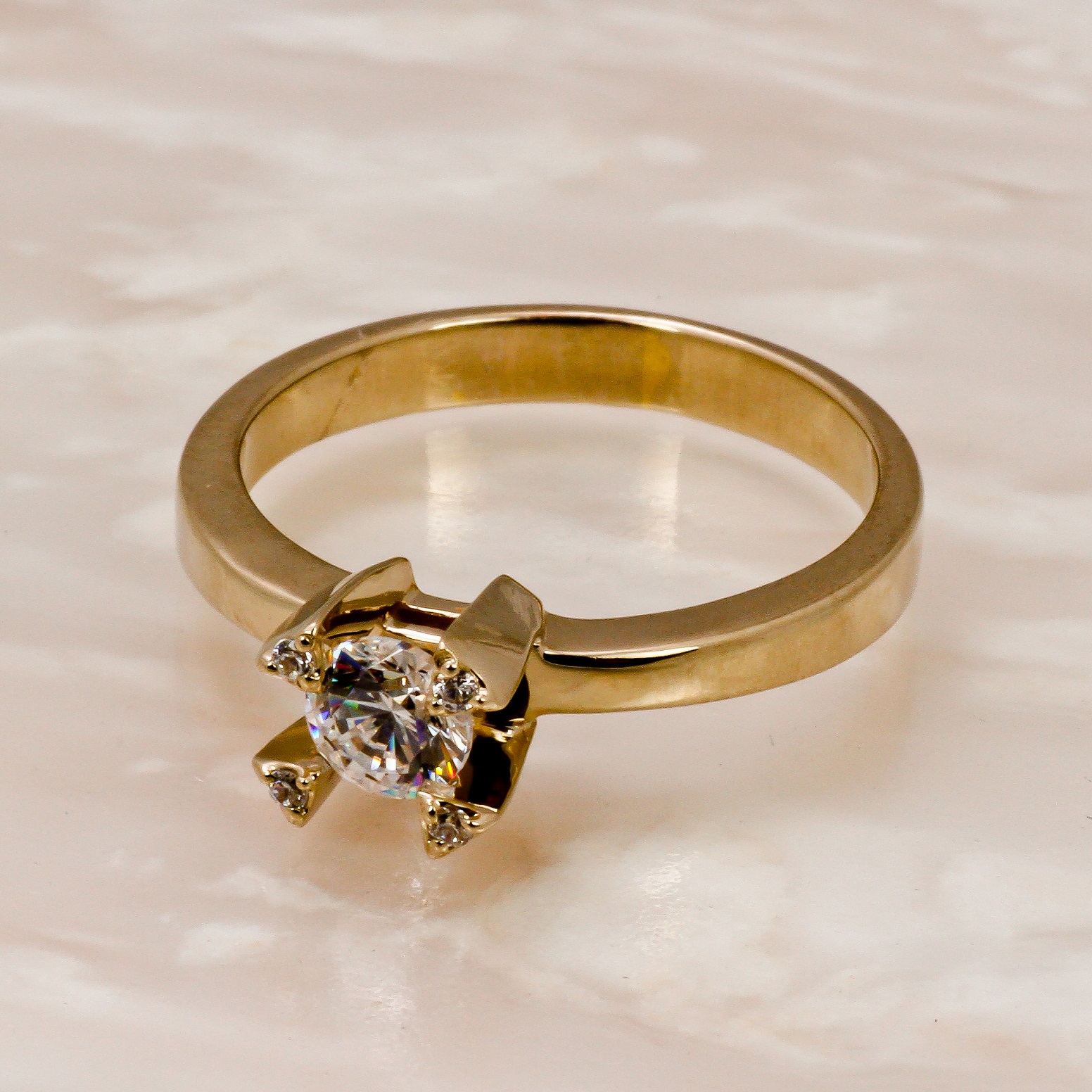 

Кольцо из желтого золота Alexs Jewel K289-48970002. Размер 16,5