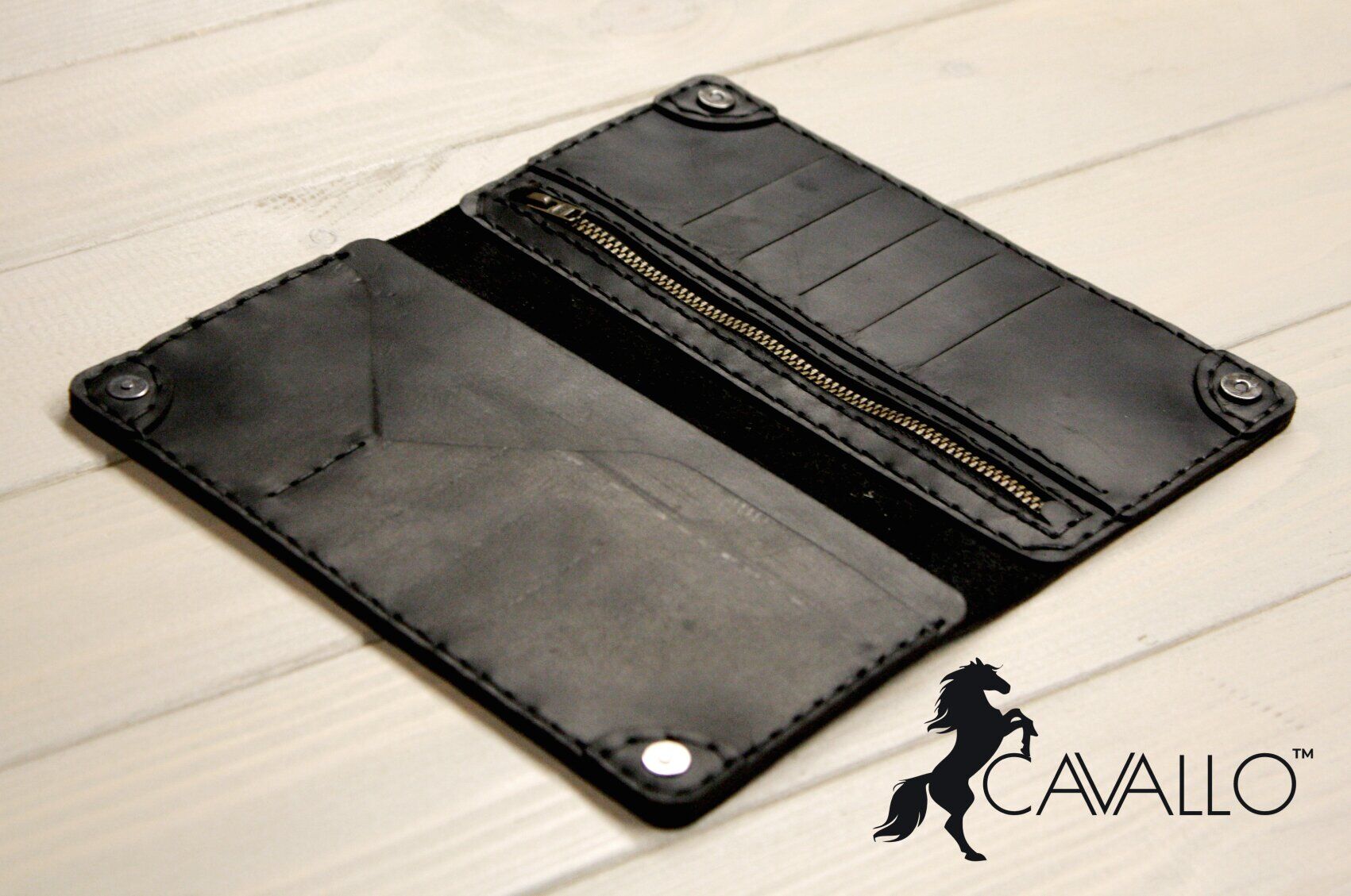 

Портмоне мужской из натуральной кожи с отделением на молнии Cavallo™ Crazy Horse Classic, черный Original