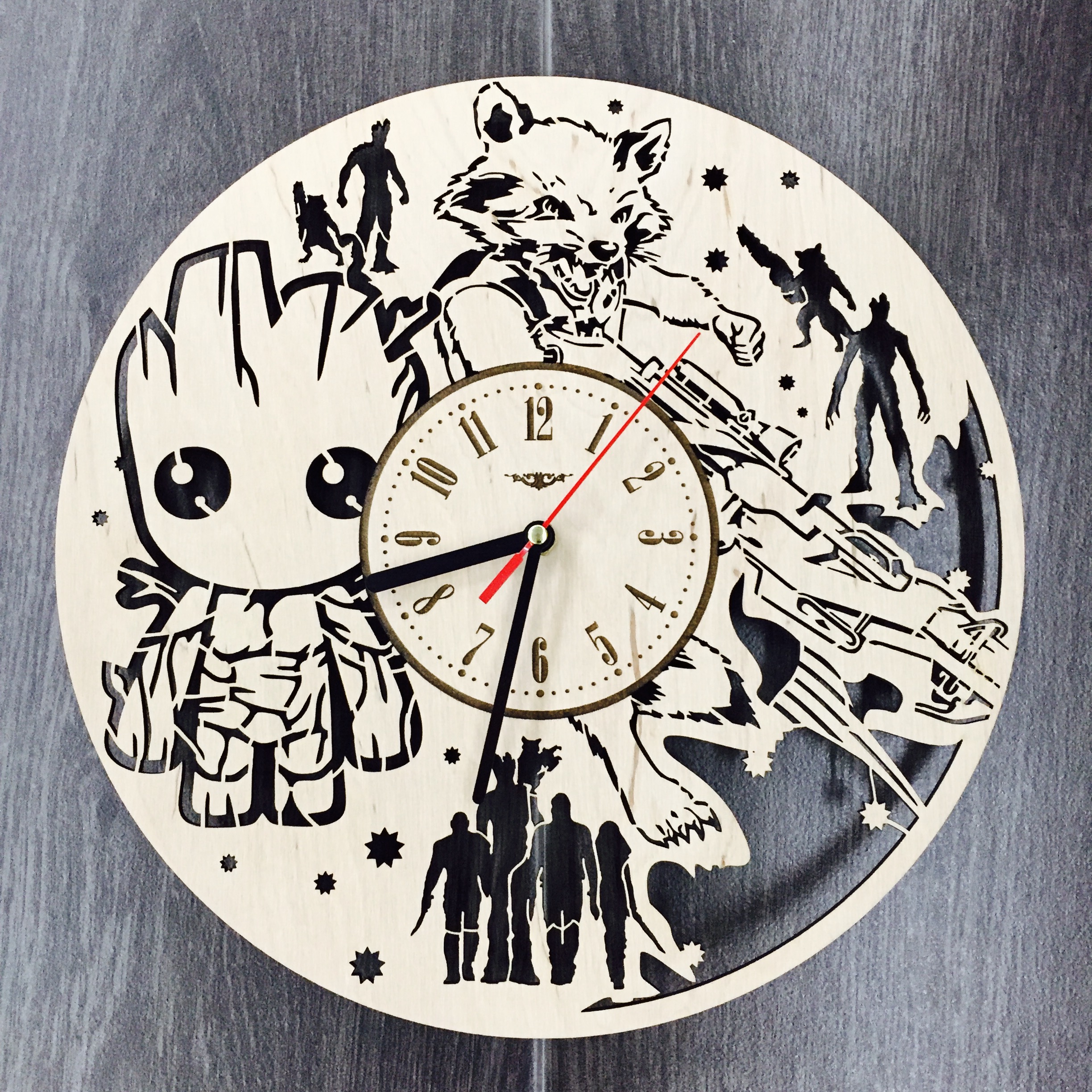 

Деревянные детские настенные часы 7Arts Стражи Галактики CL-0100