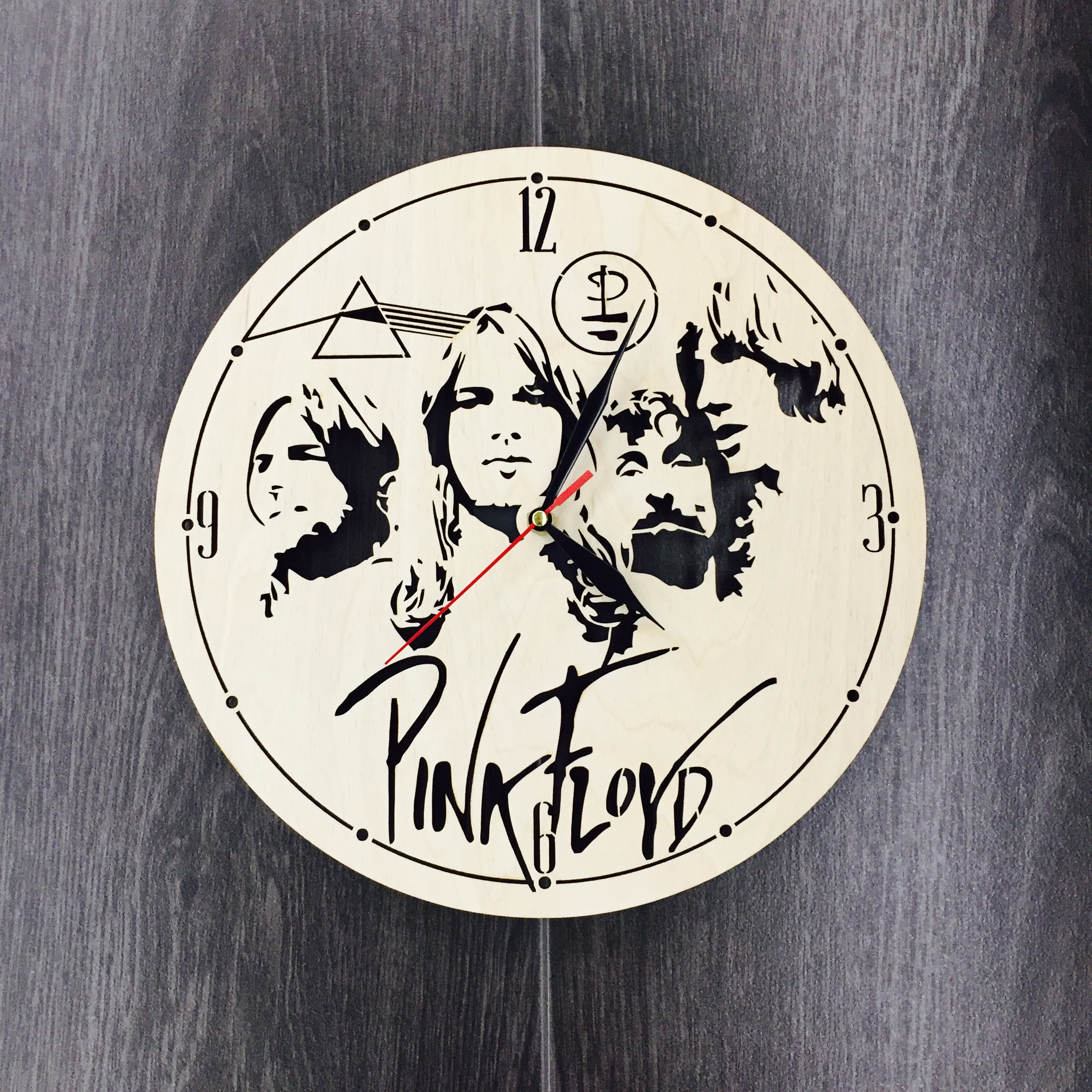 

Бесшумные настенные часы из дерева 7Arts Pink Floyd CL-0062