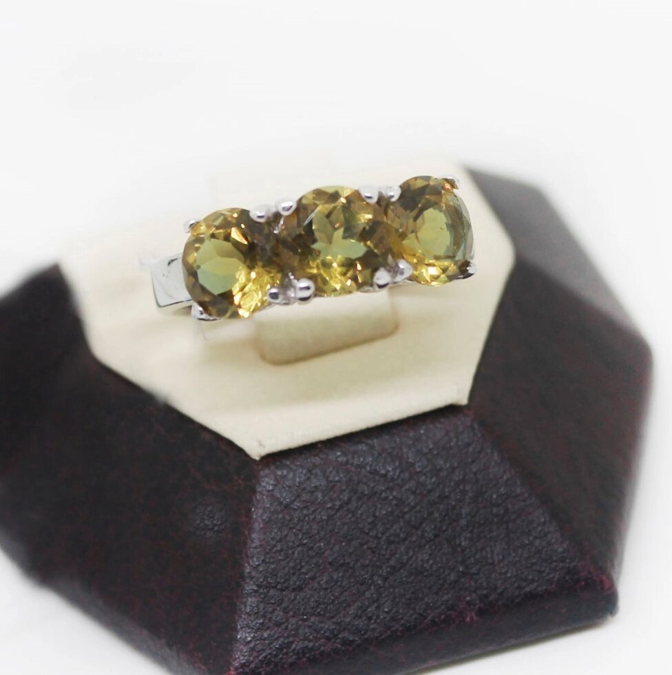 

Кольцо серебряное с султанитом 18 4,78 г