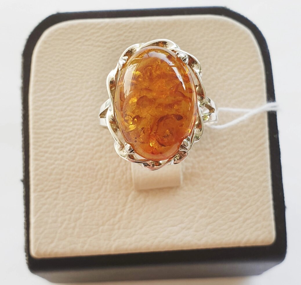 

Кольцо серебряное с янтарем 17 3,85 г