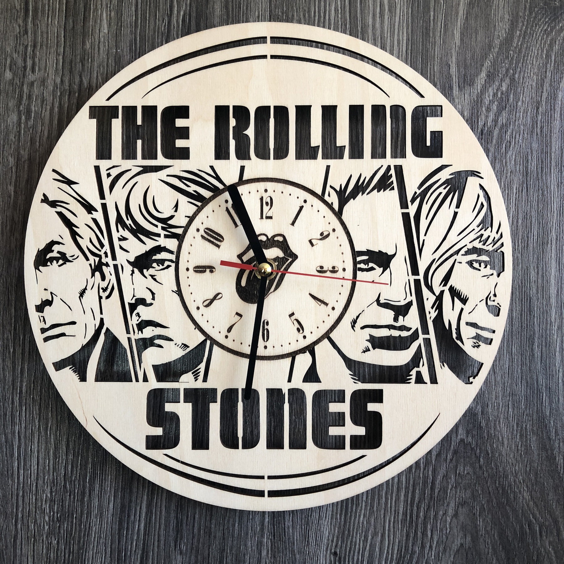 

Концептуальные настенные часы в интерьер The Rolling Stones CL-0337