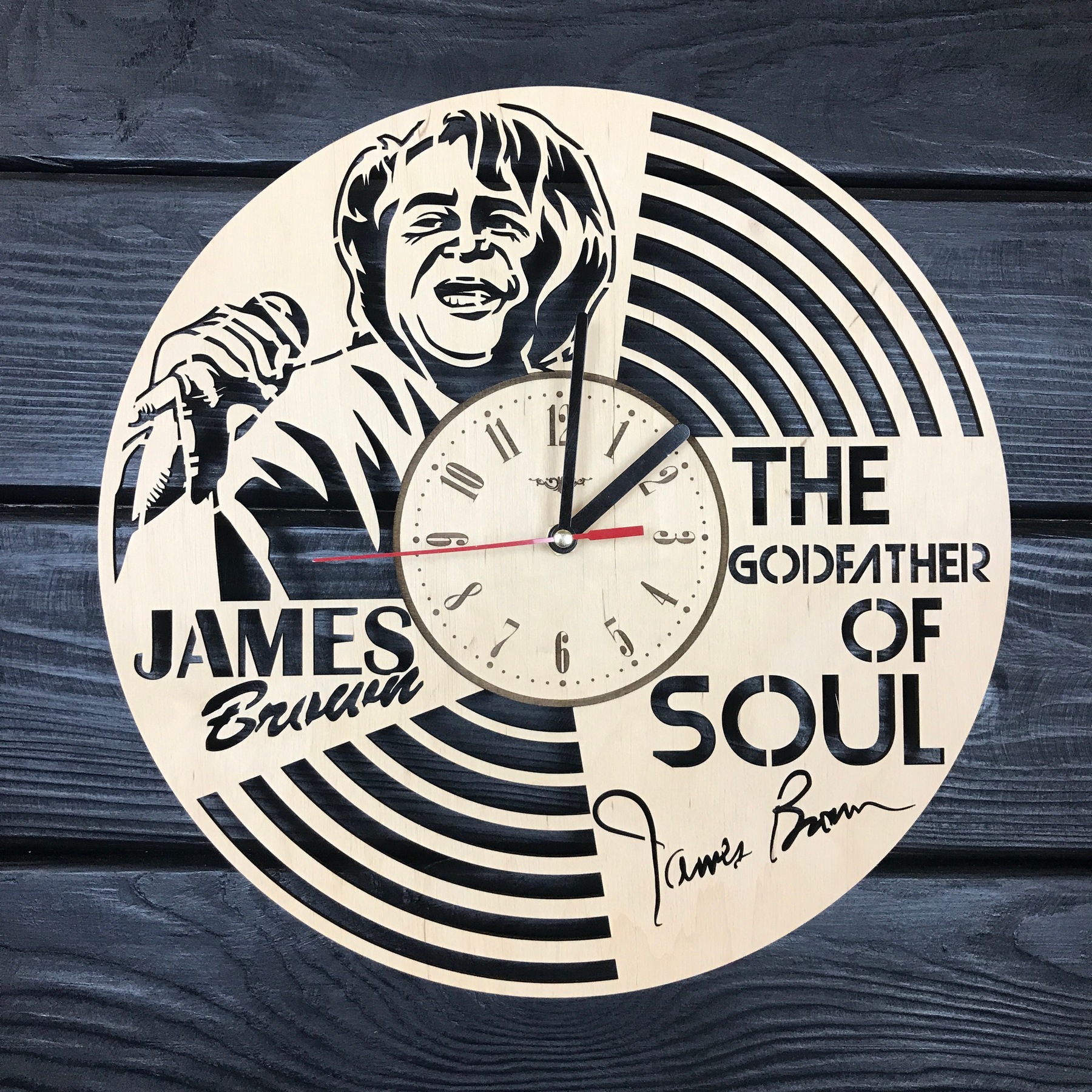 

Необычные настенные часы из дерева James Brown CL-0525