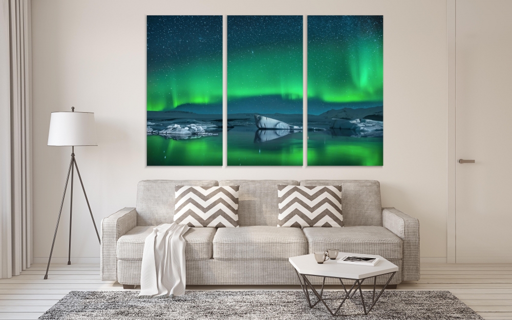 

Картина на холсте Модульные Модульная картина Icebergs Under The Northern Lights 3 картины 70х140 см.