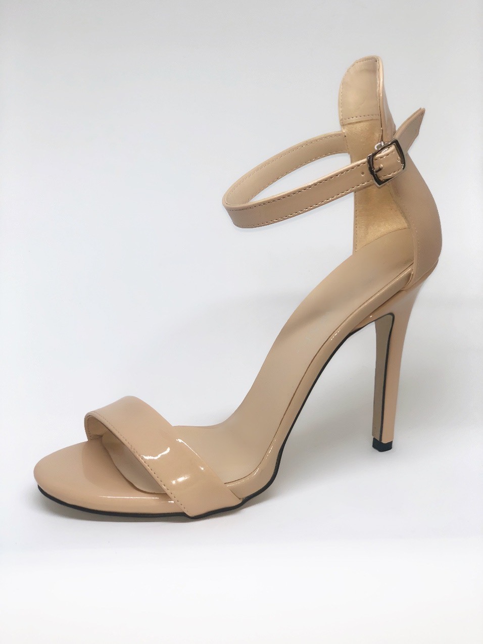 

Женские Босоножки Sofi&Mshoes Бежевые лакированные 38