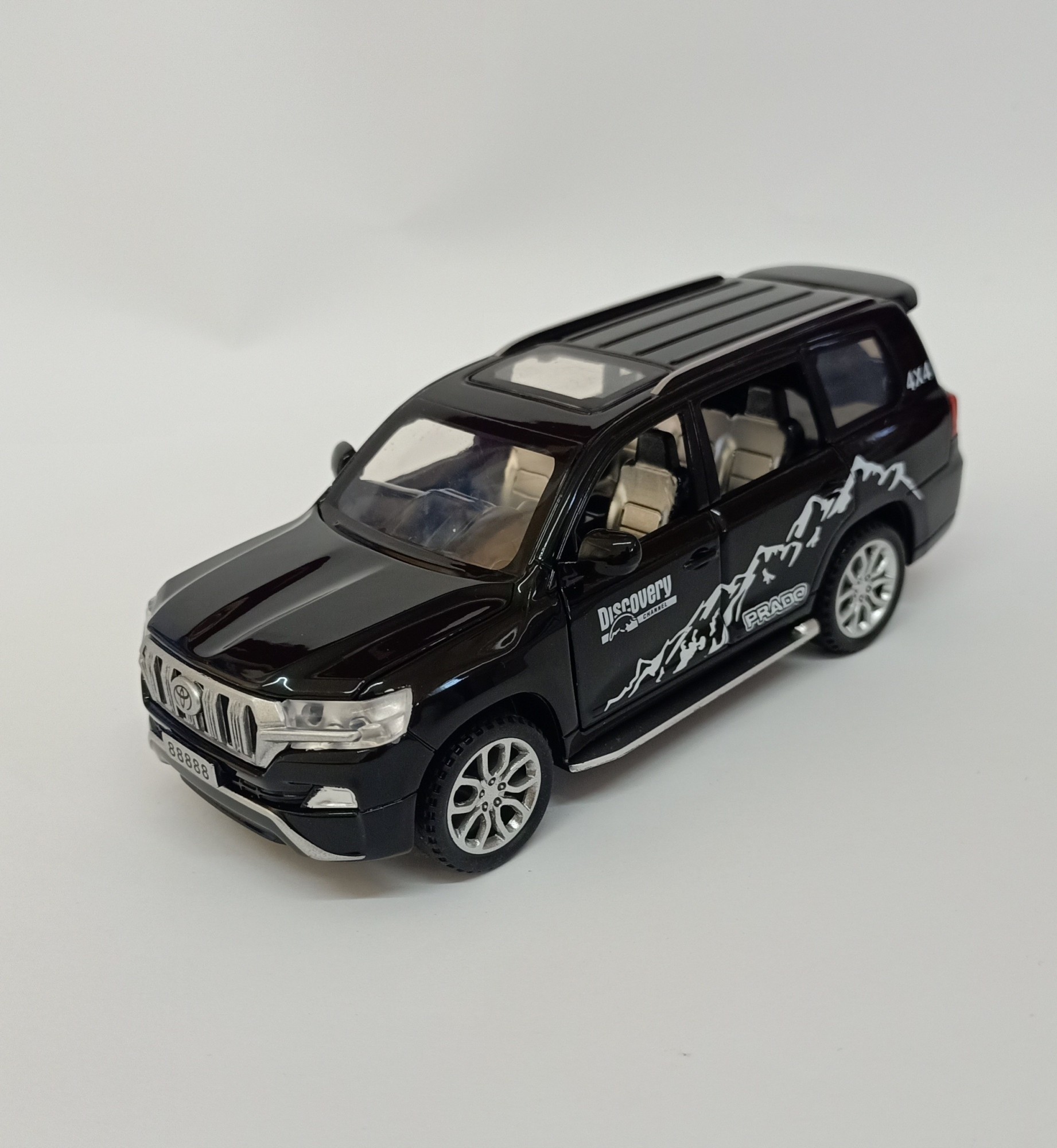 

Машина металлическая Toyota land cruiser Wanbao 630C (черная)