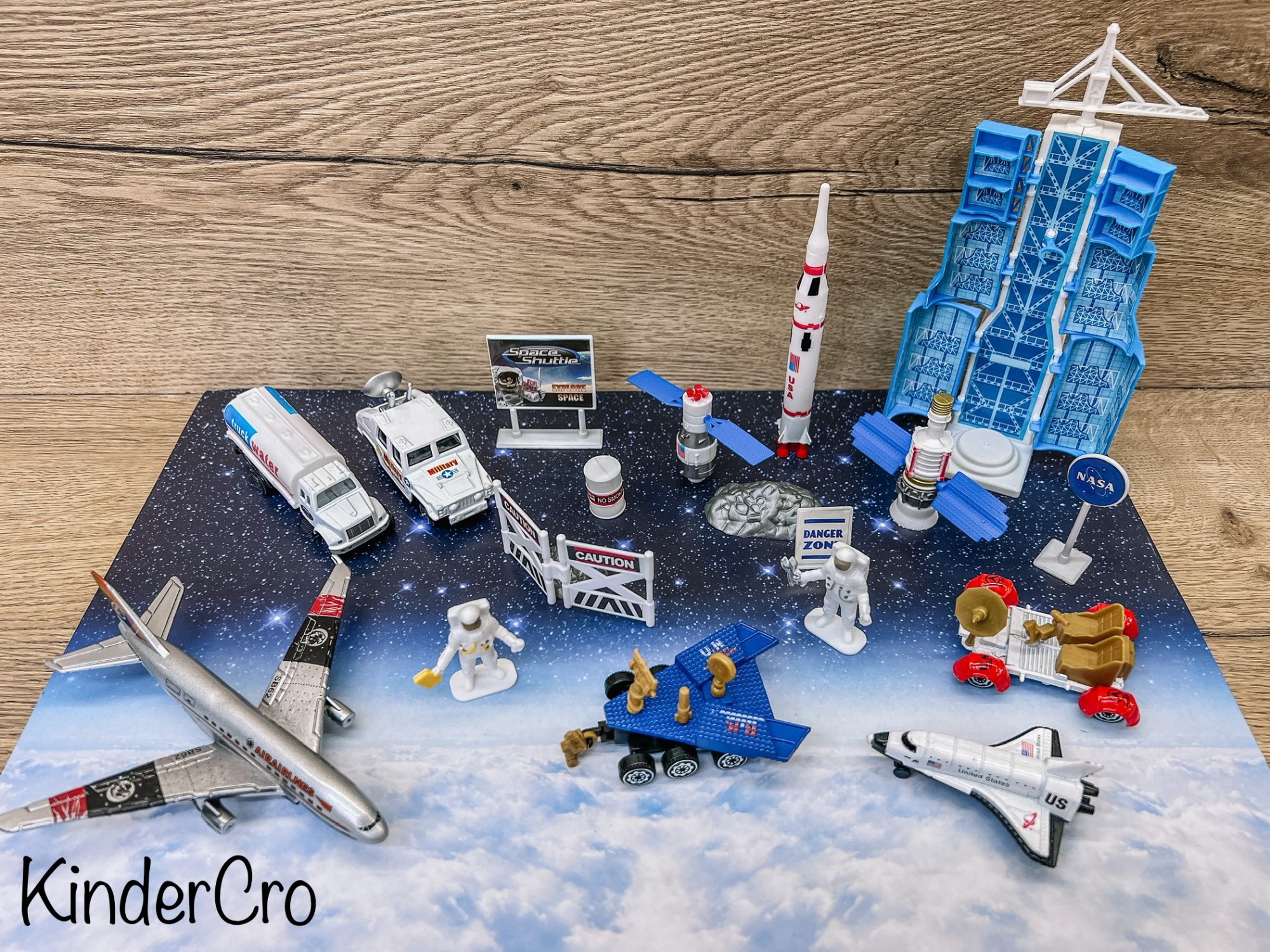 

Детский игровой Космический набор SpaceX Космос в масштабе 1:150 Xin Yu Toys