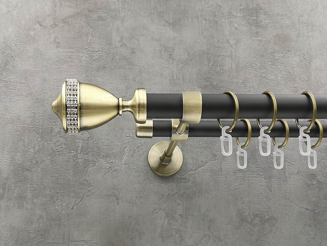 

Карниз Quadrum Етерния 240 см двойной антик/черный матовый модерн 25 мм гладкая (кольца с крючками)