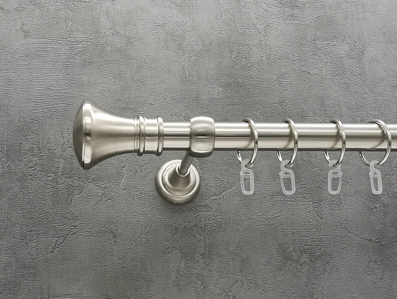 

Карниз Quadrum Люксор 240 см одинарный Сталь открытый 25 мм гладкая (кольца с крючками)