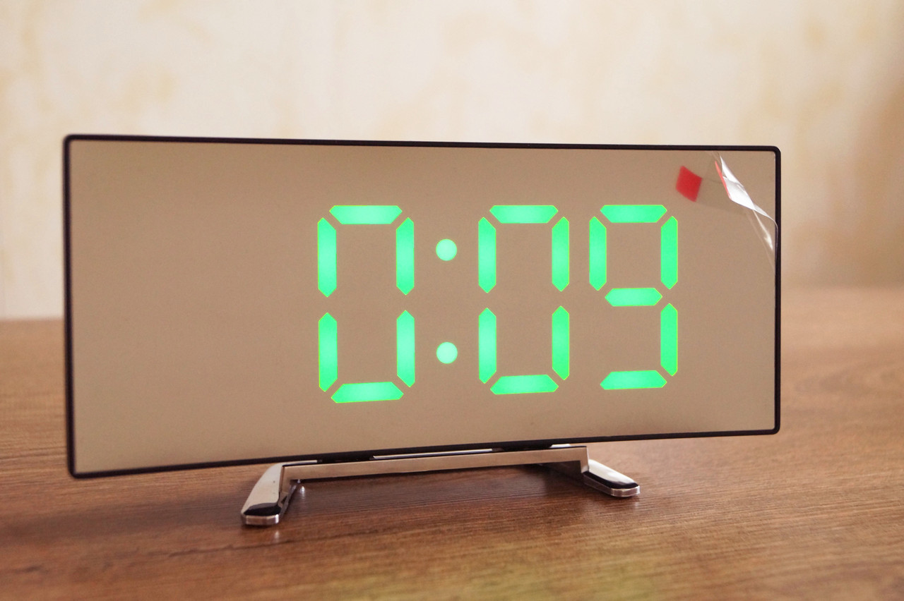 

Электронные цифровые зеркальные настольные часы с зелёной LED подсветкой будильник температура дата (472948-Prob)