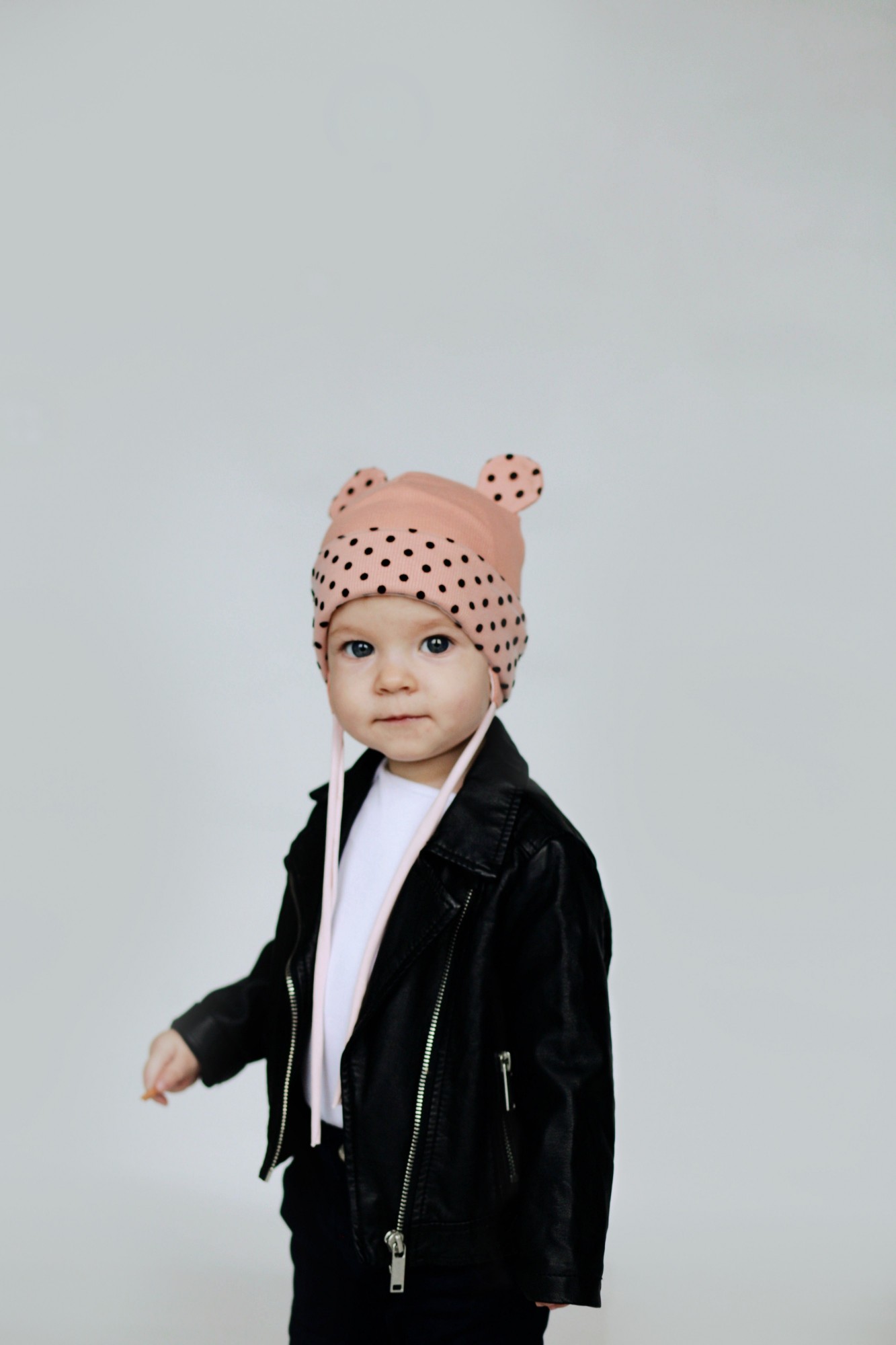 

Шапка для дівчинки DEMBOHOUSE Маріліза  Персиковий, Шапка для дівчинки DEMBOHOUSE Маріліза 42 Персиковий