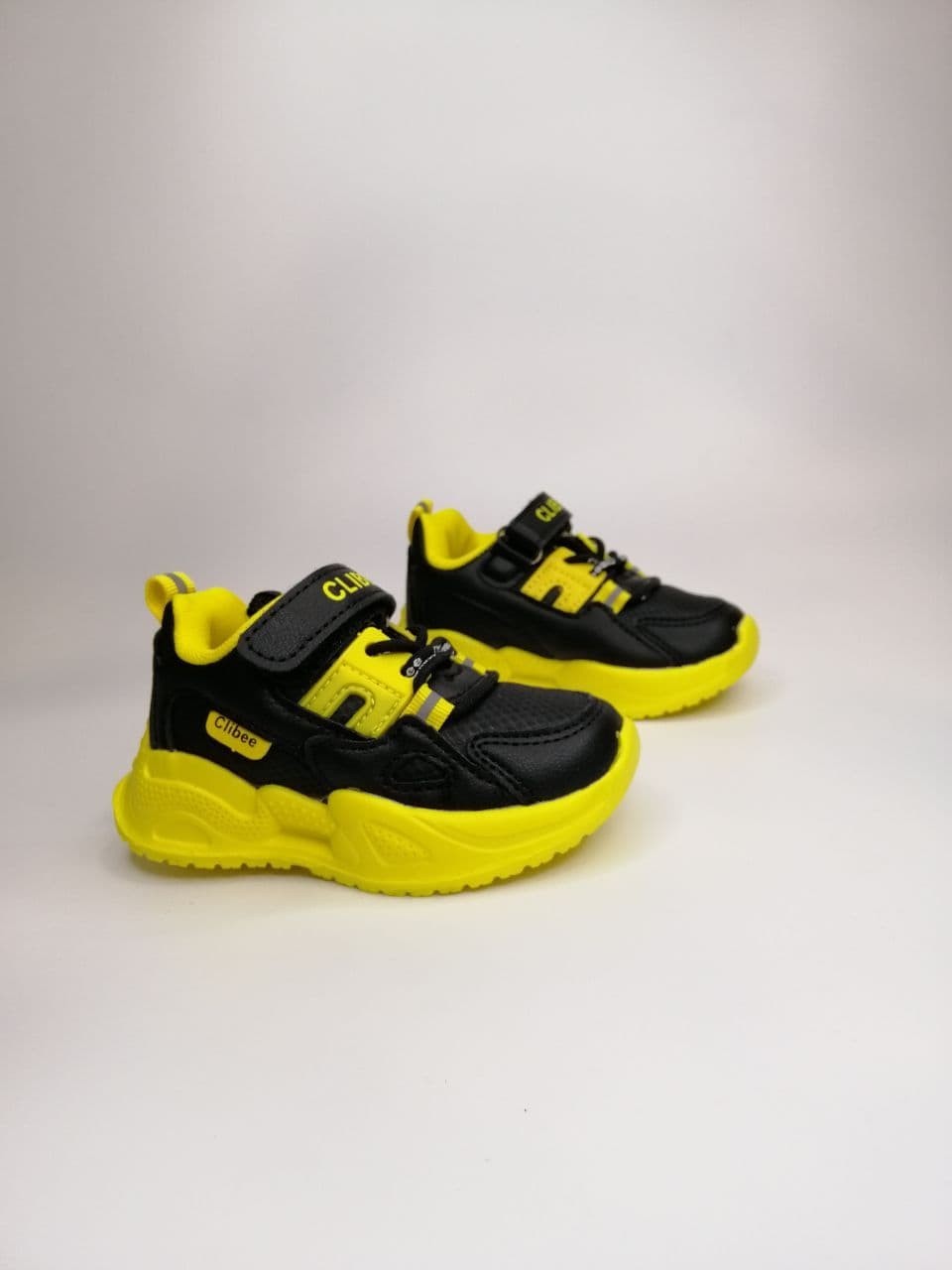 

Кроссовки для мальчика Clibee 106 E bl-yellow черные с желтым р. 25-15 см