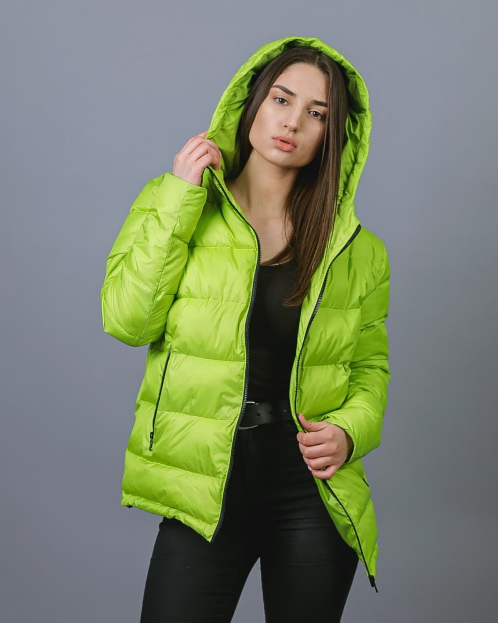 

Женская куртка демисезон короткая легкая c капюшоном Rain  салатовая, Женская куртка демисезон короткая легкая c капюшоном Rain XL салатовая
