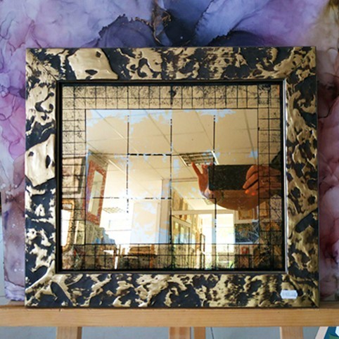 

Декоративное зеркало 39х46 см в деревянной раме FRAMES.POSTERS.DECOR (з10)