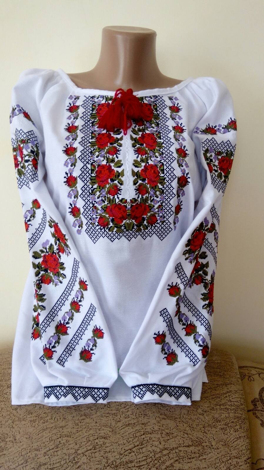 

Вишиванка жіноча "Трояндовий розмай, Вишиванка жіноча "Трояндовий розмай" 48