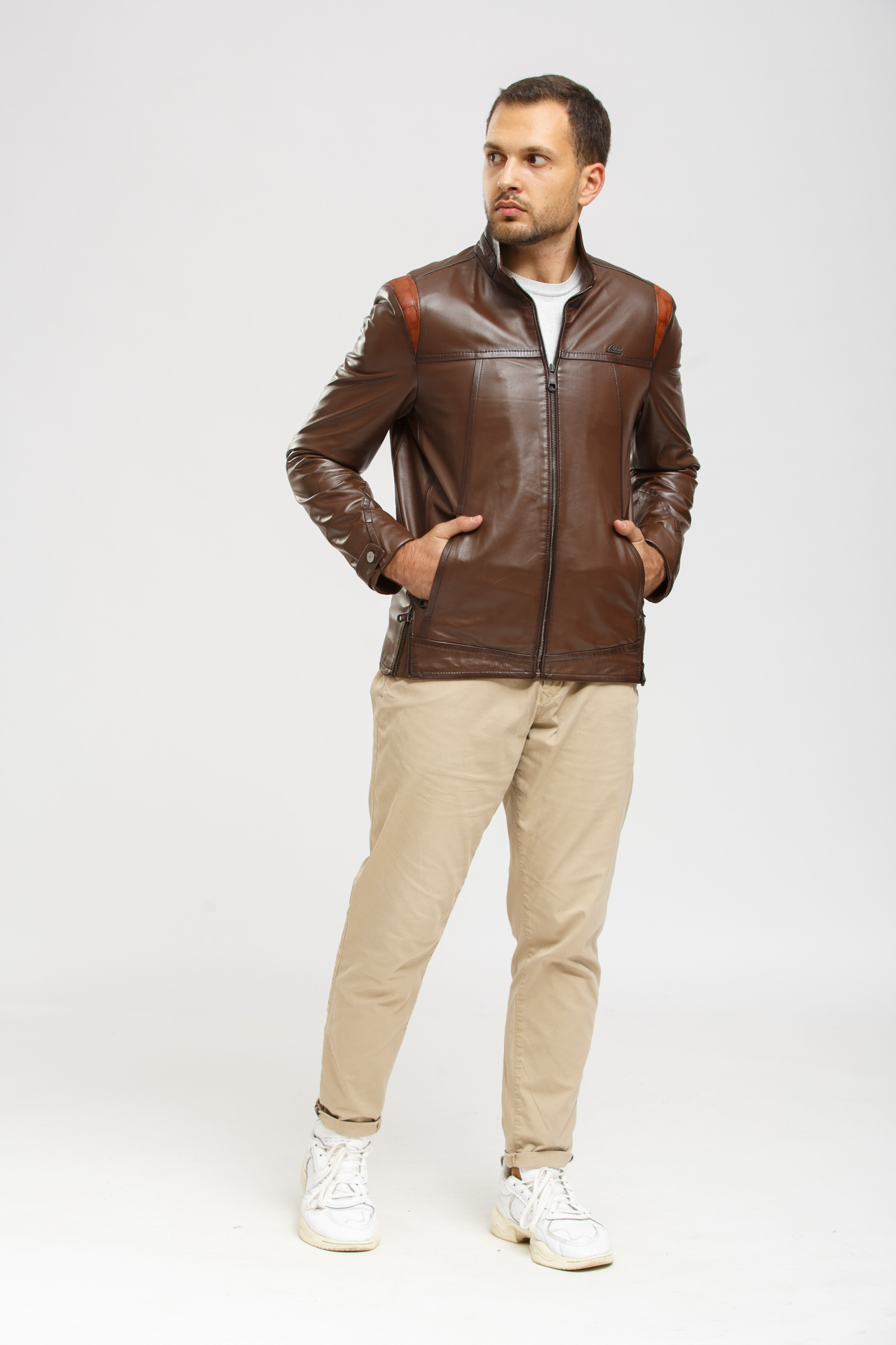 

Куртка Brioni  Коричневый (20-00502, Куртка Brioni 52 Коричневый (20-00502)