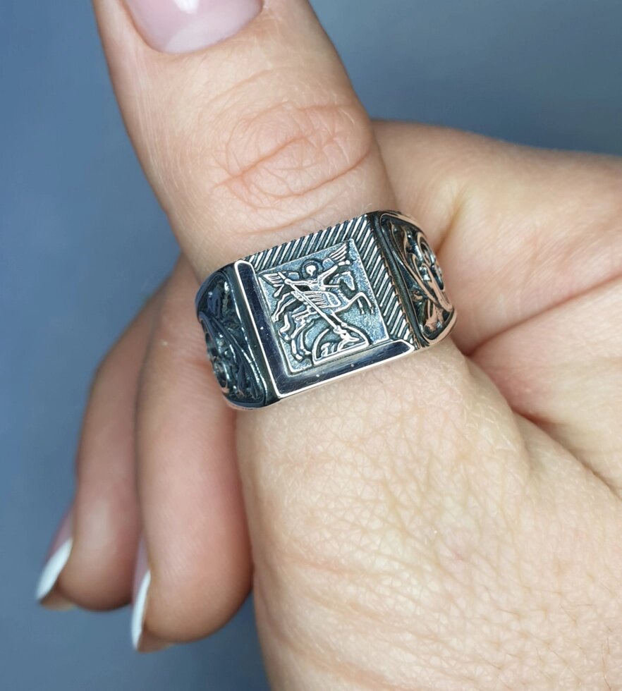 

Кольцо серебряное "Георгий Победоносец" 22 8,4 г