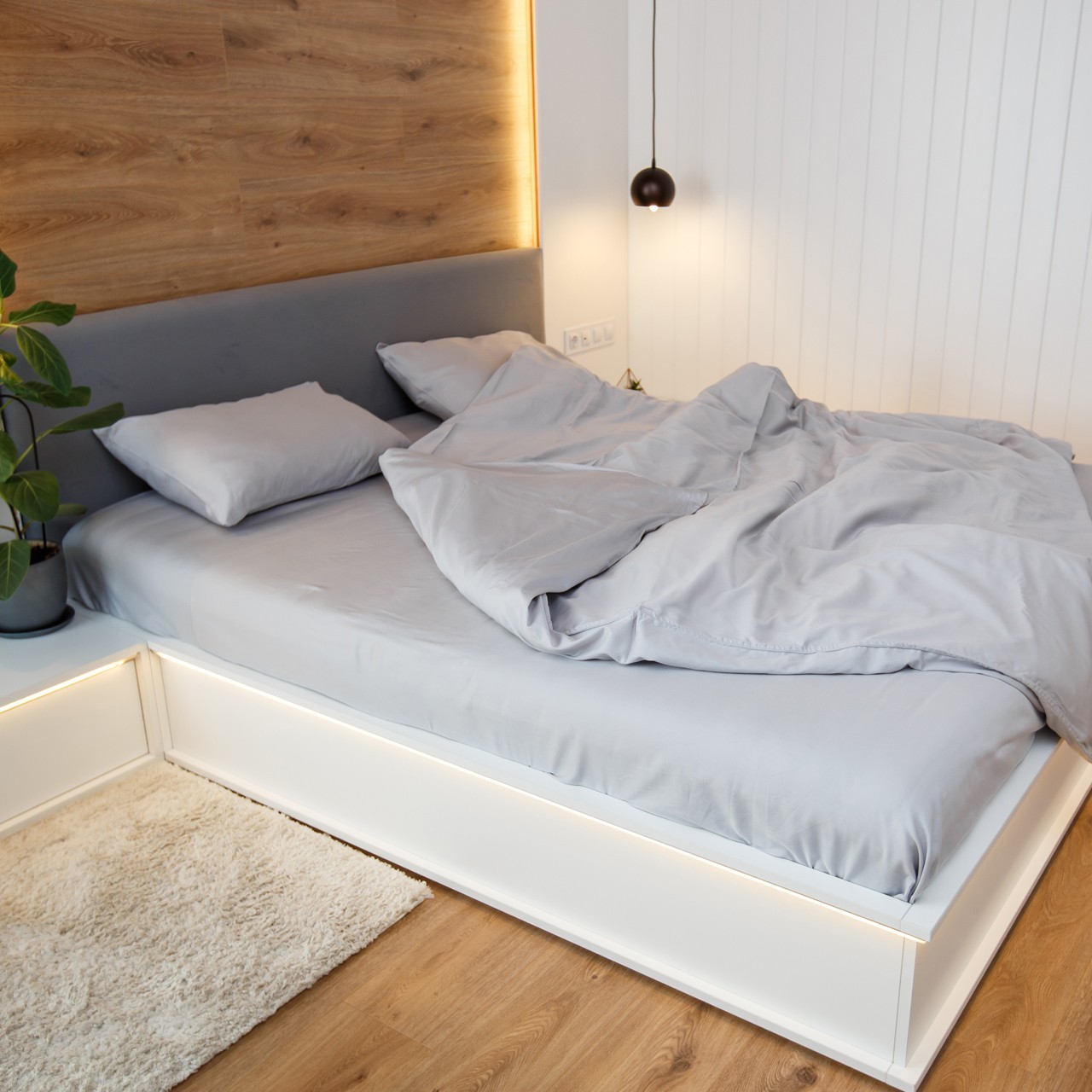 

Простынь на резинке NaviHome сатин 150х190+42 Белая звезда нежно-серая