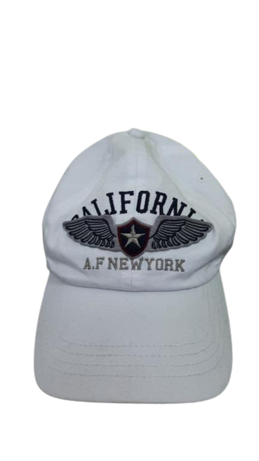 

Кепка шестиклинка бейсболка белая с нашивкой CALIFORNIA