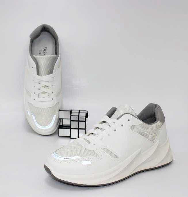 

Кроссовки Fashion 40 25.5см белый