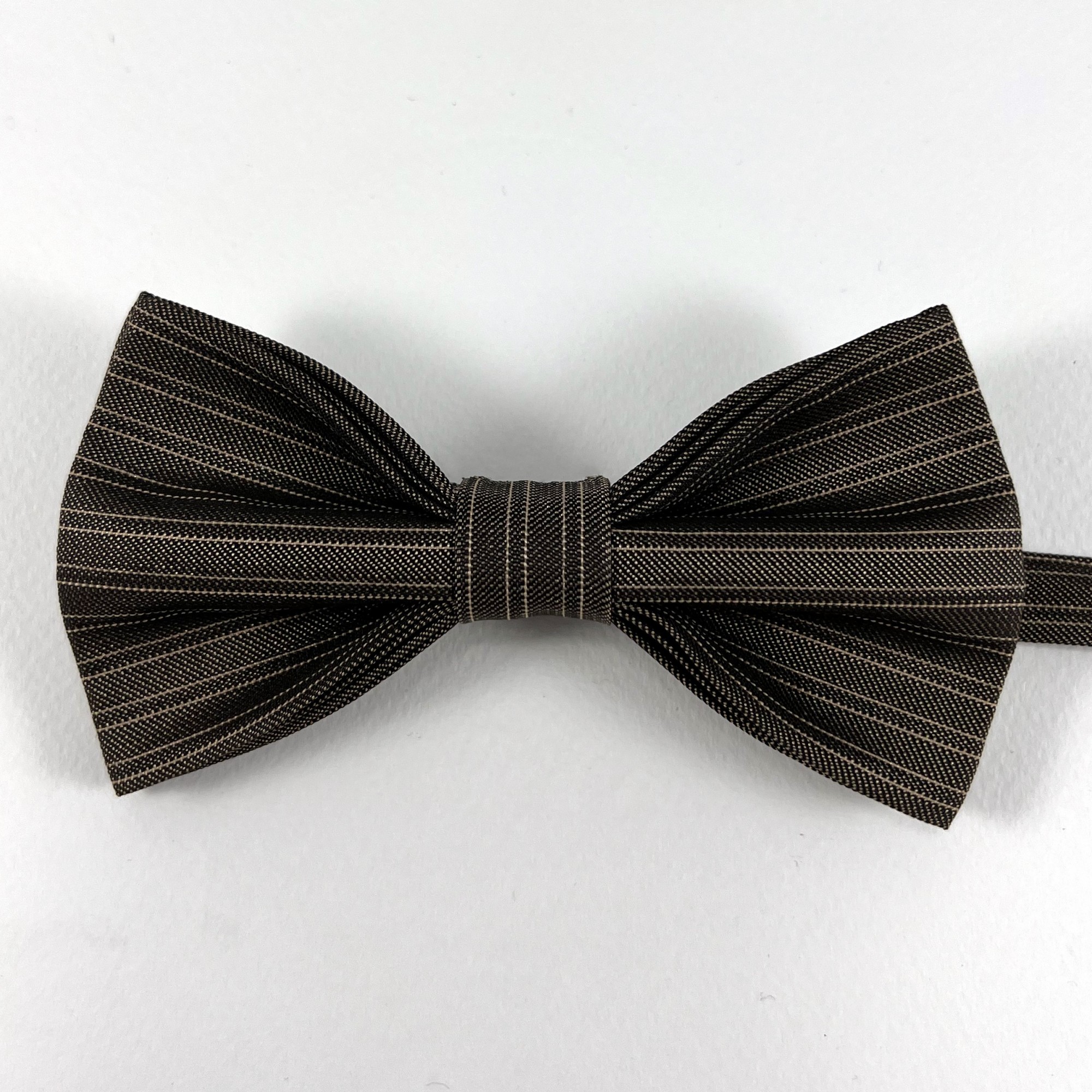 

Галстук бабочка OTAKOЇ коричневого цвета в полоску с блеском