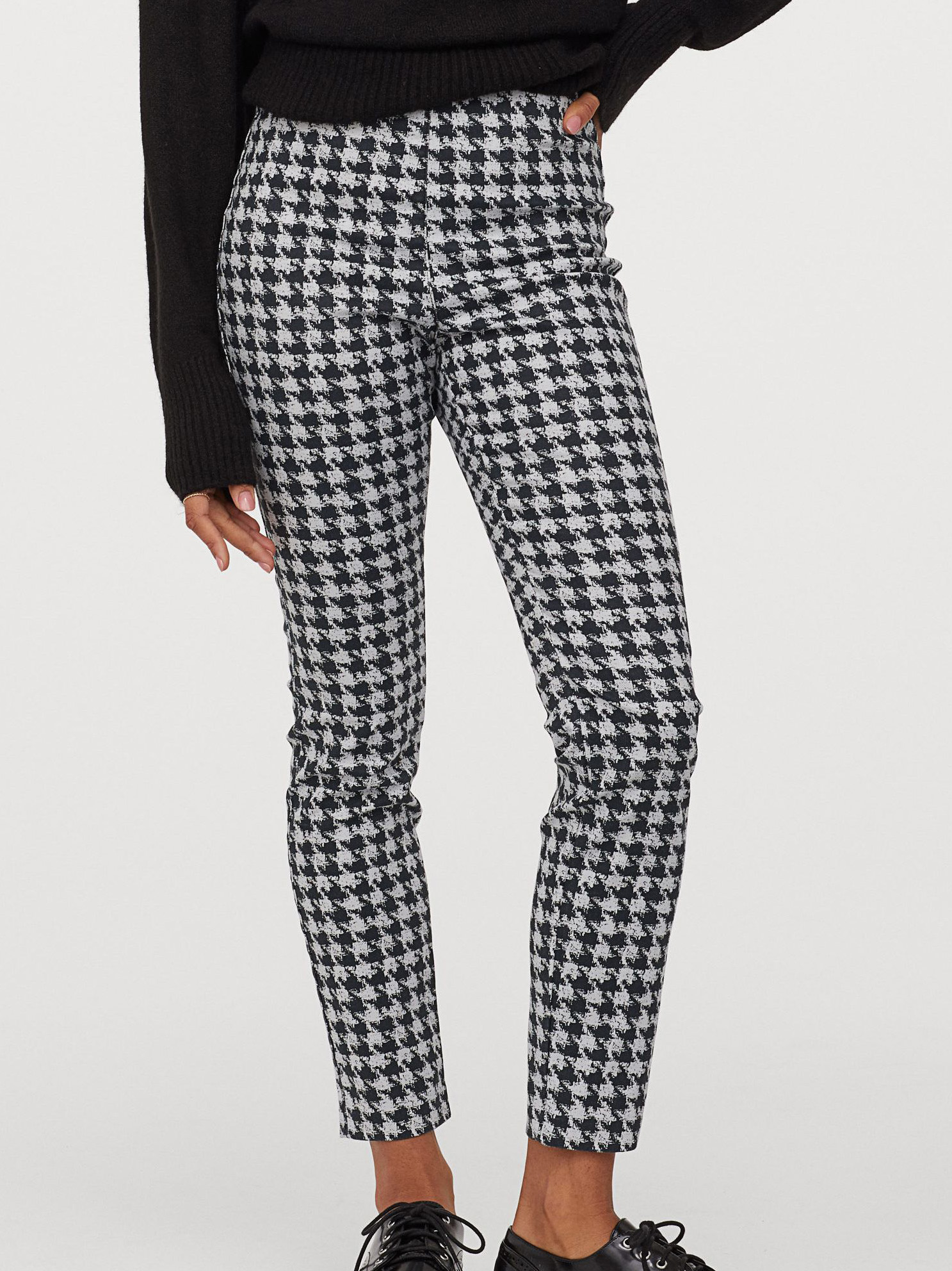 

Треггинсы H&M 01-0796210-1  Черные (СА2000001734636, Треггинсы H&M 01-0796210-1 34 Черные (СА2000001734636)